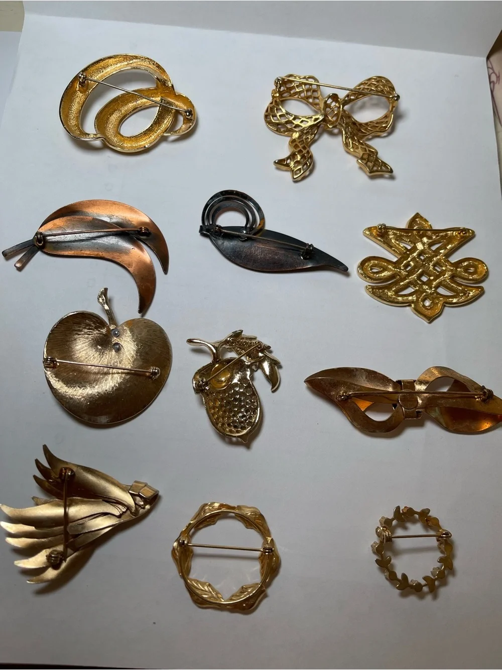 Assorted vintage brioche collection